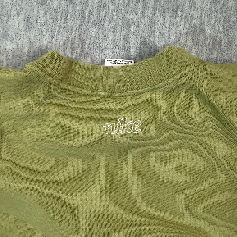 Nike Sweatshirt Men Large Green Dri-Fit Graphic Swoosh Crew Neck Pullover Fleece